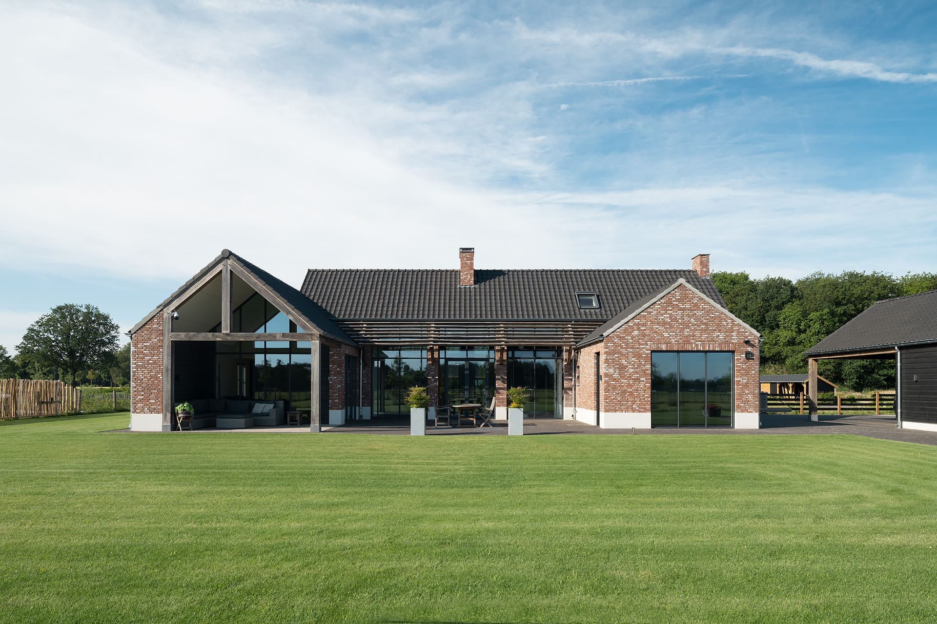 lenz tradiotionele hoeve in een modern jasje 01
